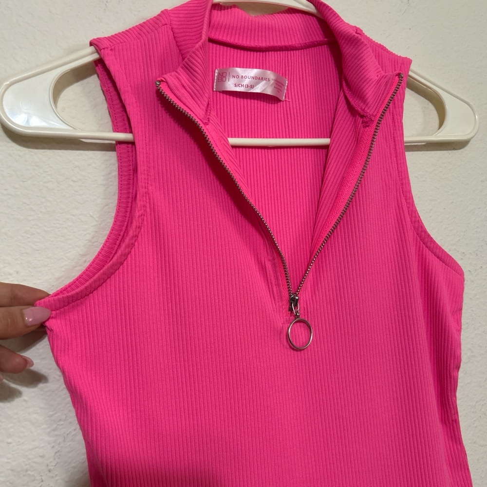 No Boundaries Hot Pink Ribbed Sleeveless Quarter-Zip Mock Neck Tank Top - Picture 5 of 7